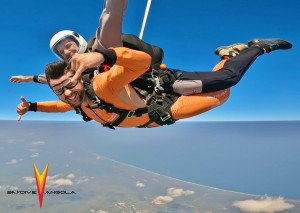 Skydive Angola - 🪂 Basic jump (3,500 meters)